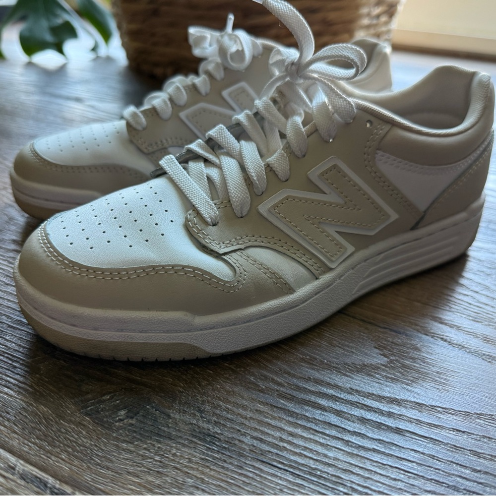 New Balance Low-Top Sneakers in Cream and White